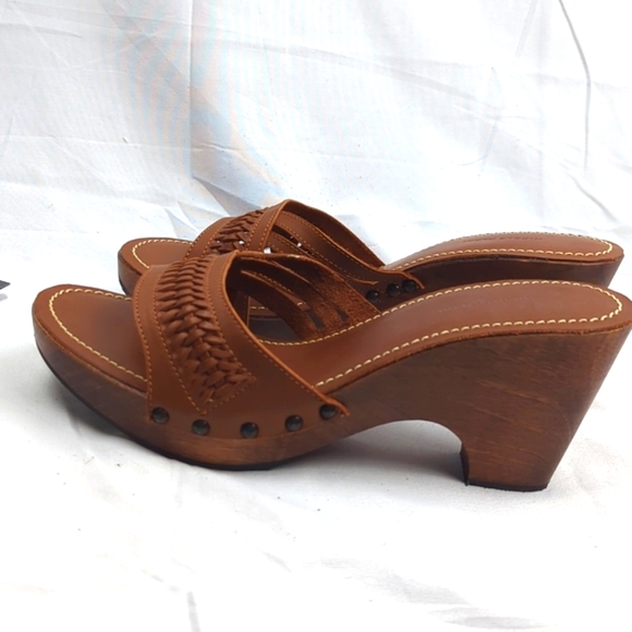 FINAL SALE 🆕🌿NICOLE FARHI SANDALS🌿 - Picture 11 of 16